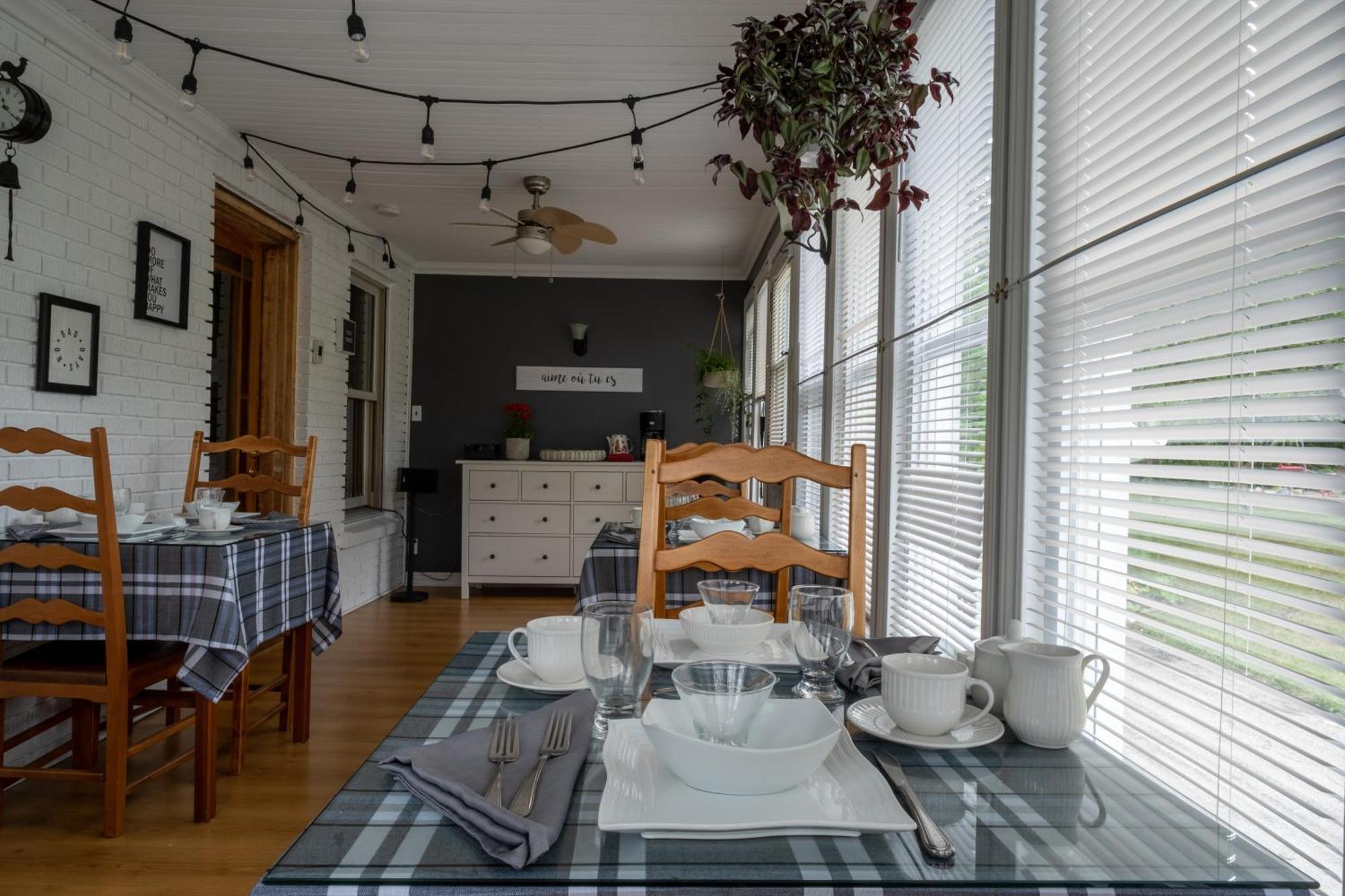 Bed and Breakfast Au Coq Du Bonheur Magog Exterior foto